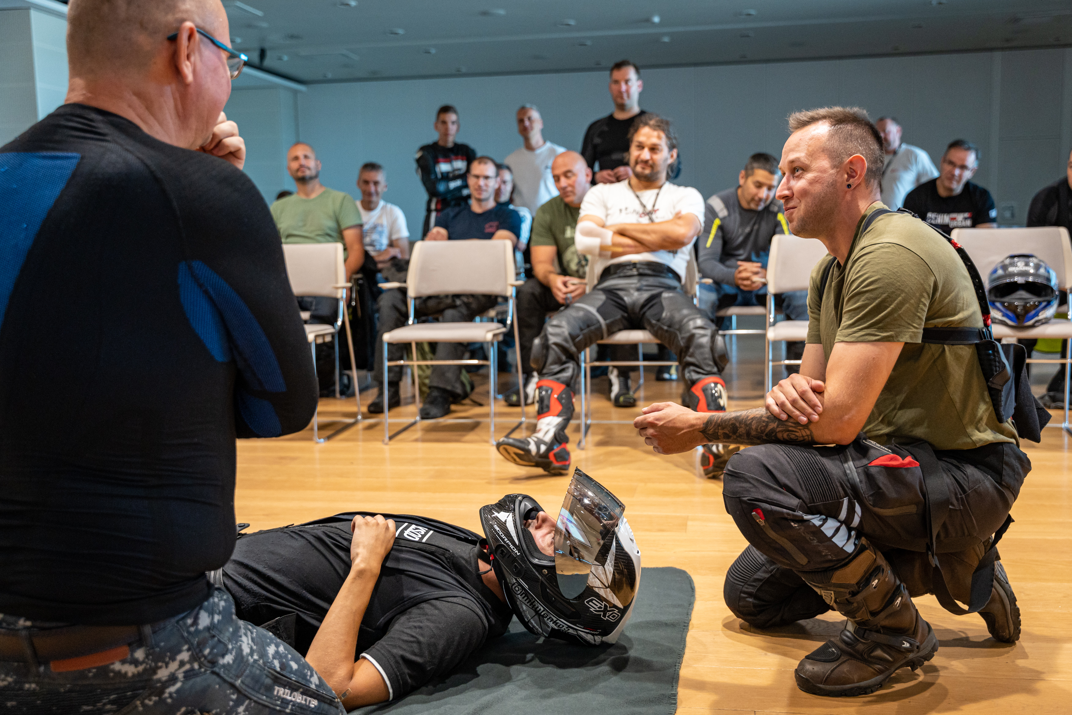 Theoretical lectures contained emergency life support training